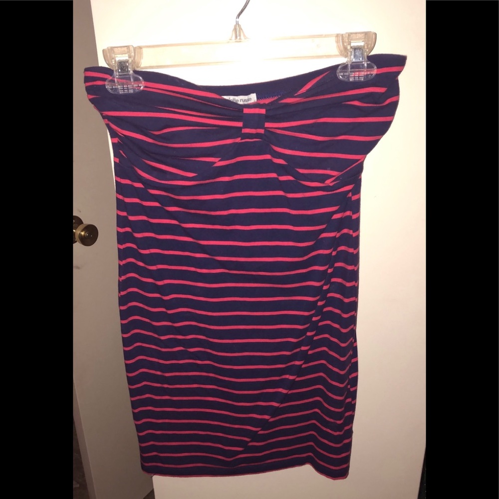 Strapless navy blue & pink striped body con dress!